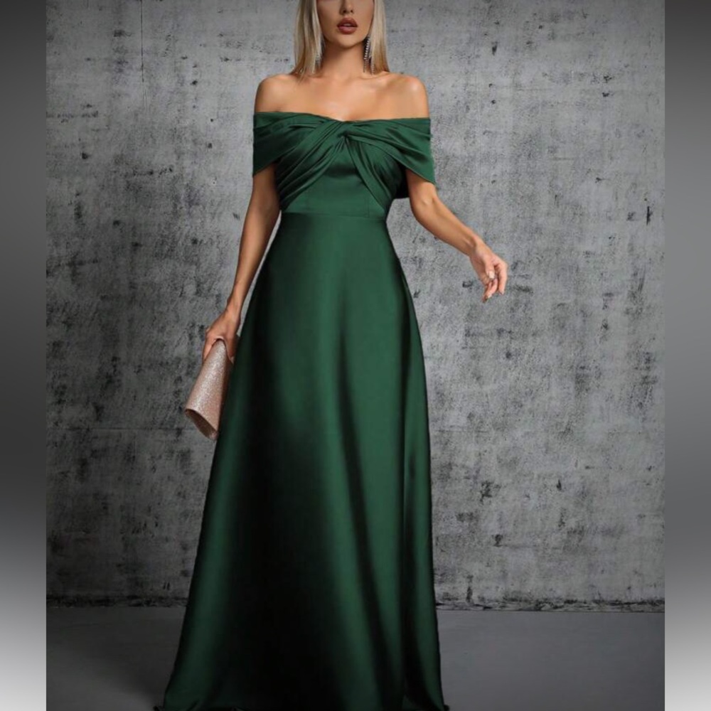 Elegant Green Off-Shoulder Satin  Evening Gown